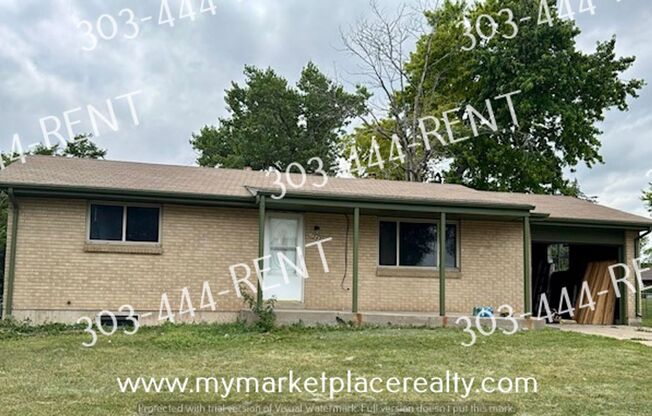 Charming Lakewood Home - 4 Bedrooms & 2 Bathrooms