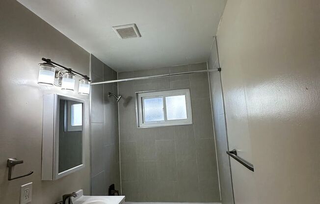 2 beds, 1 bath, $1,795, Unit 271304