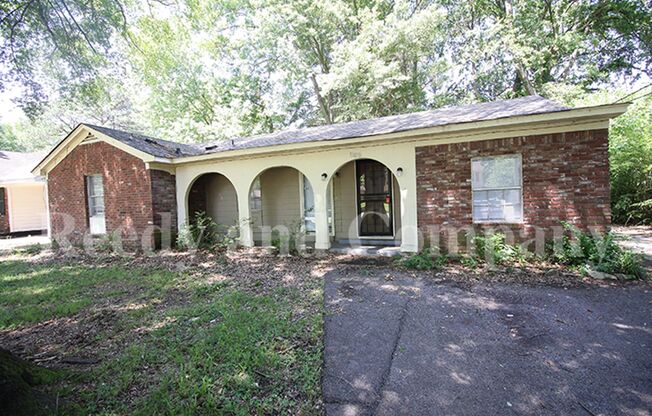 Welcome to 5169 Cana Rd steps away from Rocco Lake!