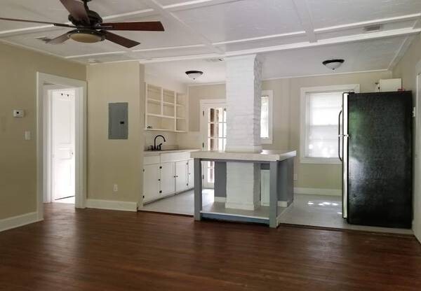 7 Mindoro Cir Pensacola, fl | MOVE IN SPECIAL: HALF OFF first full month of rent!!!