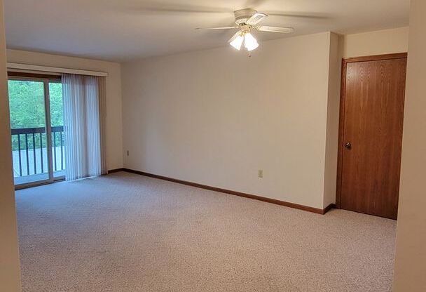 2 beds, 1 bath, $995