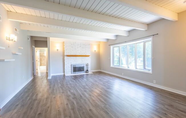 Lovely 3 BR/2 BA Single-Famly Home in Baltimore!