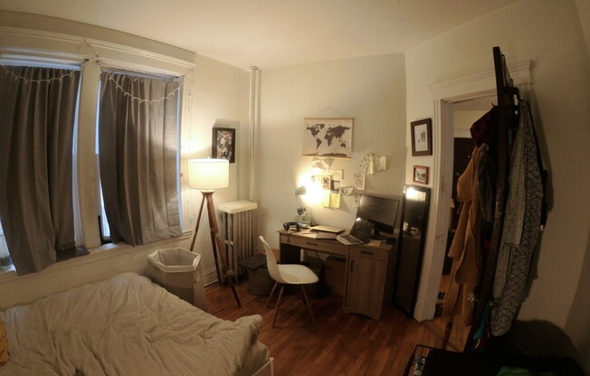 1 bed, 1 bath, $2,400, Unit 12