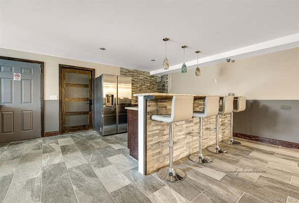 152-18 Union Turnpike