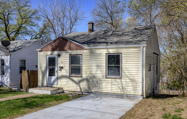 3906 N 54 ST