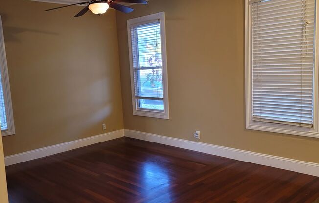 Cute House for Rent in Roseville!