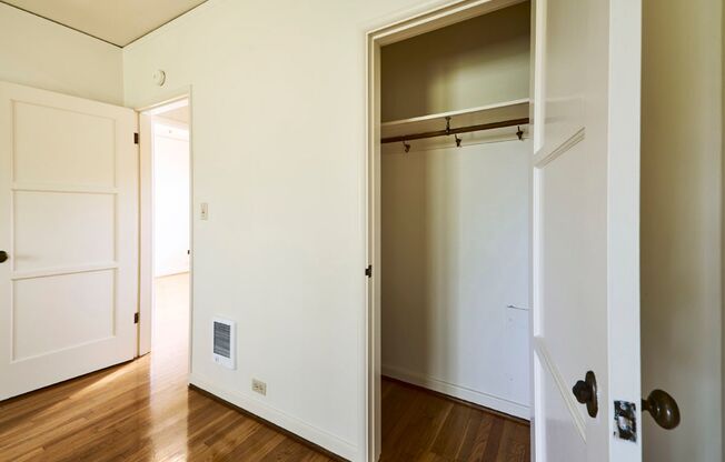2 beds, 1 bath, 950 sqft, $1,750, Unit 1
