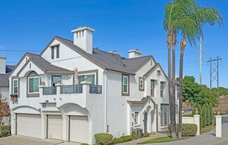 SD: Spacious 2B/2.5BA Townhome w/ A/C, Attached Garage, & Private Yard!
