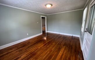 2 beds, 1 bath, $925