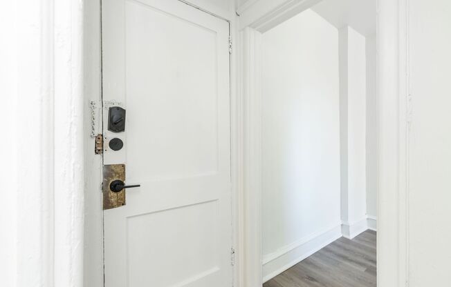 Studio, 1 bath, 375 sqft, $1,175, Unit A7