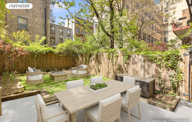 328 W 19 ST