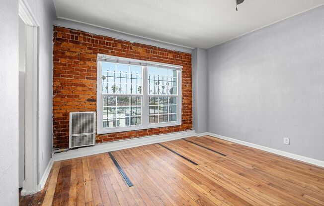 Studio, 1 bath, 450 sqft, $1,350, Unit 405
