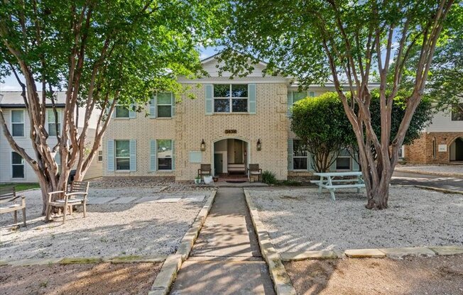 3438 WILLOWRUN DR