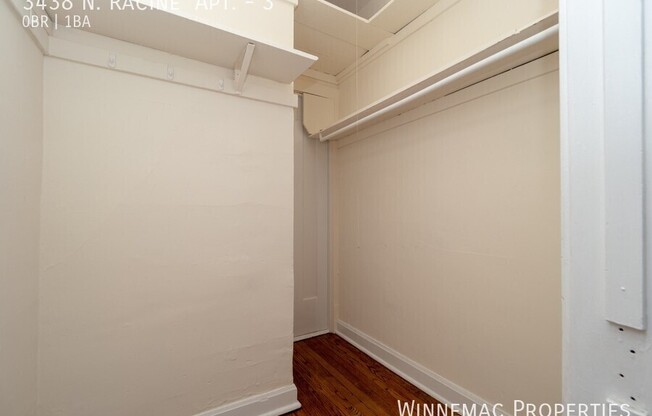 3438 N RACINE