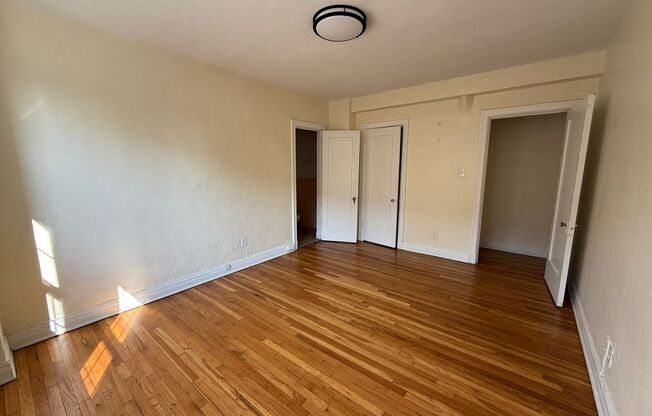 2 beds, 2 baths, 1,303 sqft, $2,200, Unit New King Edward 202