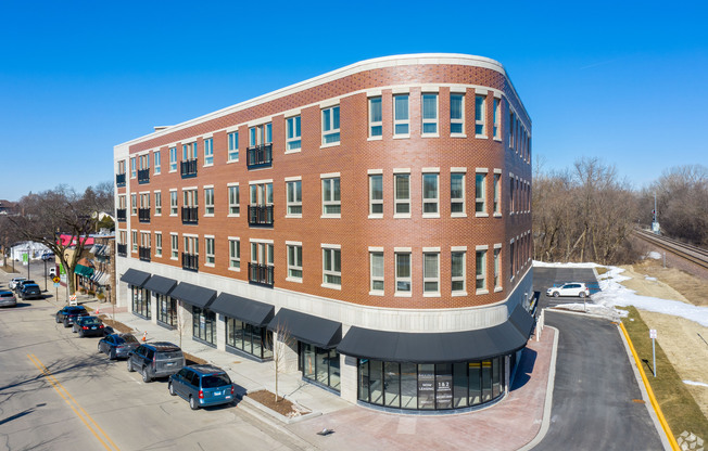 555 Roger Williams Ave