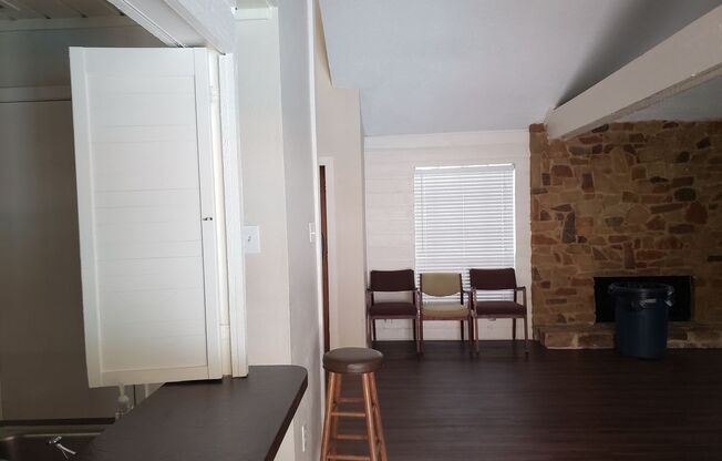 2 beds, 1.5 baths, $1,695