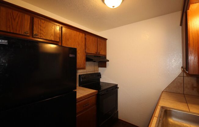 2 beds, 1 bath, 850 sqft, $850, Unit 11B