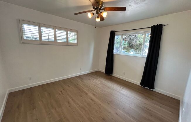 5 Bedroom, 3 Bath in College Area!!