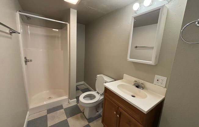 1 bed, 1 bath, 600 sqft, $1,595, Unit F