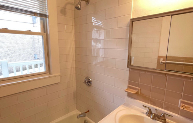 Studio, 1 bath, 500 sqft, $1,800, Unit 90 Win #04