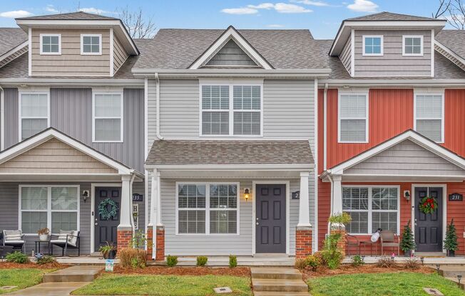 2 Bedroom Condo For Rent With Community Swimming Pool!