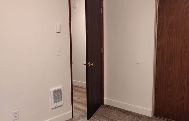 2 beds, 1 bath, 840 sqft, $1,250, Unit 257-664