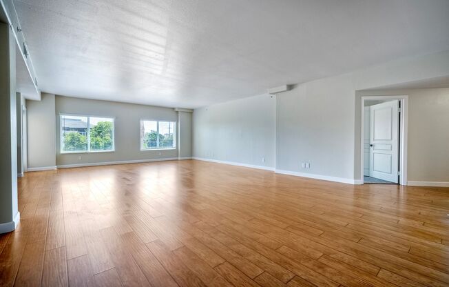 4 beds, 3.5 baths, 2,800 sqft, $4,695, Unit 210