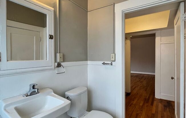 1 bed, 1 bath, $1,595, Unit 35