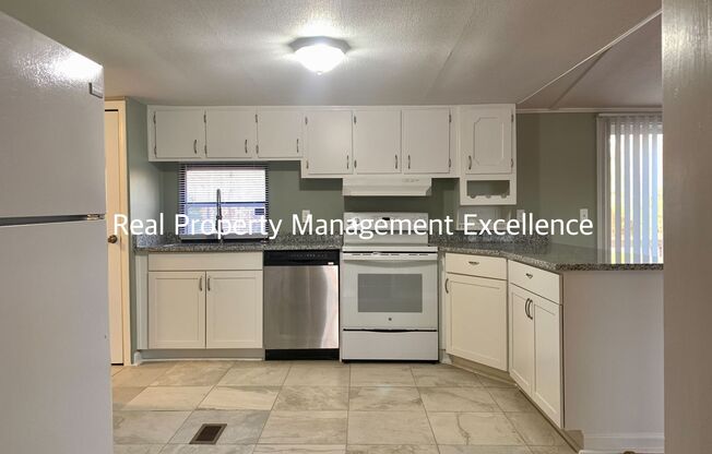 Spacious renovated 3 Bed/2 Bath home in Raleigh, for your perfect Start!