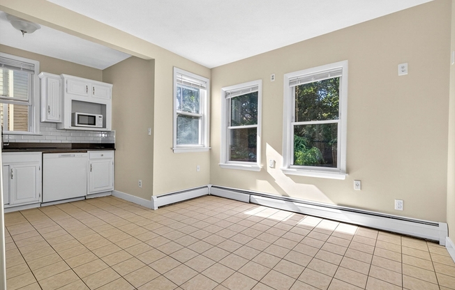 4 beds, 1 bath, 1,285 sqft, $3,000, Unit 2