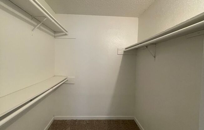 2 beds, 2 baths, 902 sqft, $1,099, Unit 147