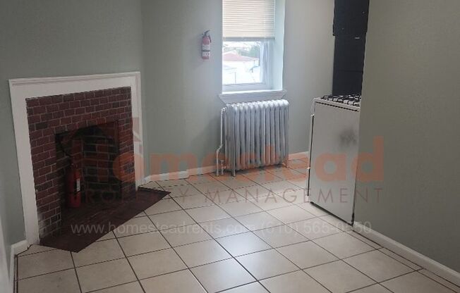 2 beds, 1 bath, $1,200, Unit 2F