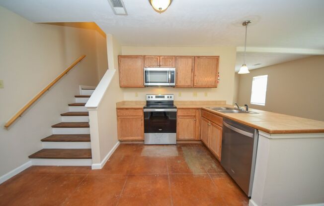 Great 3 bed, 2 bath home with easy access to North/South 51.