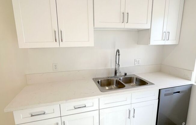 1 bed, 1 bath, 800 sqft, $1,995, Unit Unit 210