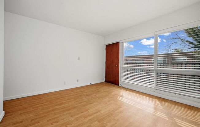 Studio, 1 bath, 355 sqft, $1,325, Unit 311