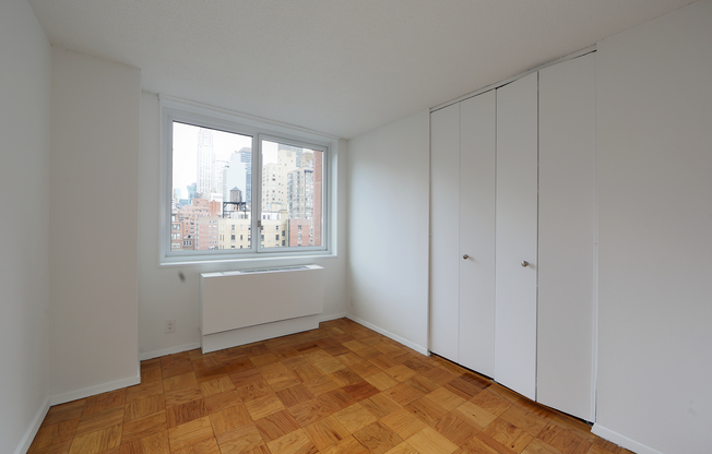 1 bed, 1 bath, $4,300, Unit 15B