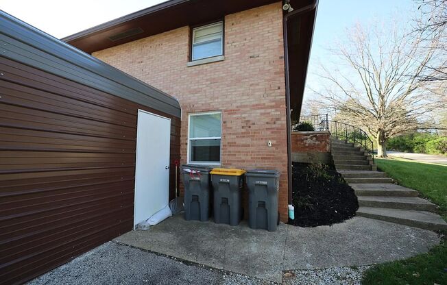 1534 N. Woodburn Ave