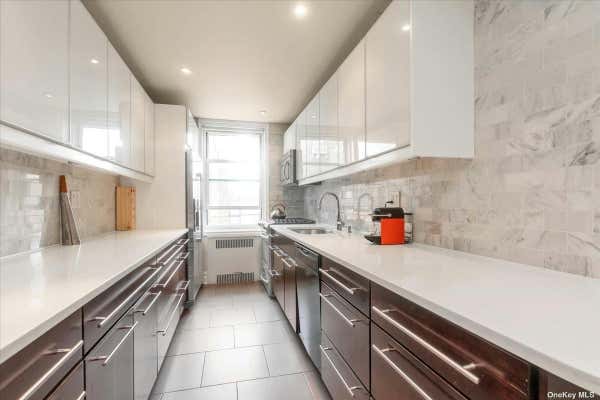 3 beds, 2 baths, 1,500 sqft, $4,700, Unit 519-20