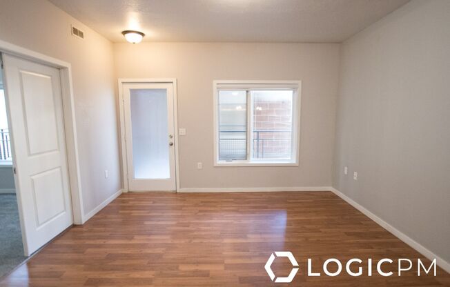Stunning Condo Unit In Excellent SLC Location!