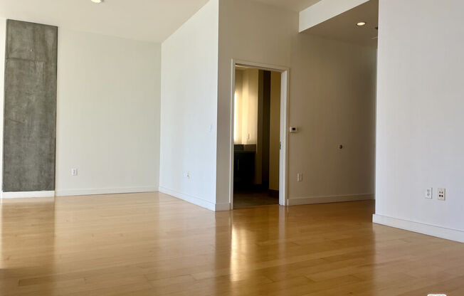 1 bed, 1 bath, 1,010 sqft, $3,400, Unit 1704