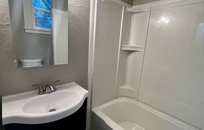 Studio, 1 bath, $975, Unit #102