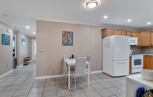 3 beds, 2 baths, $2,000