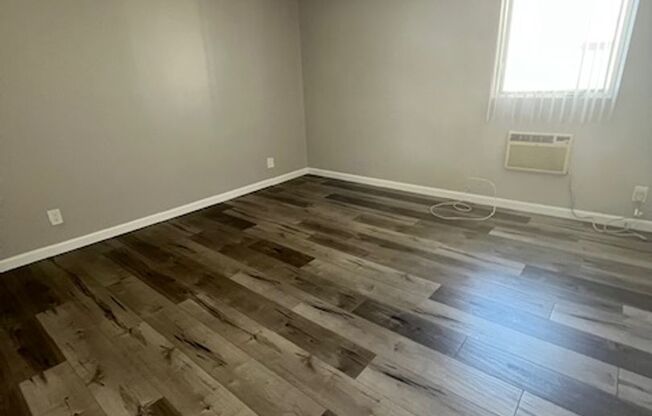 TARZANA 6150