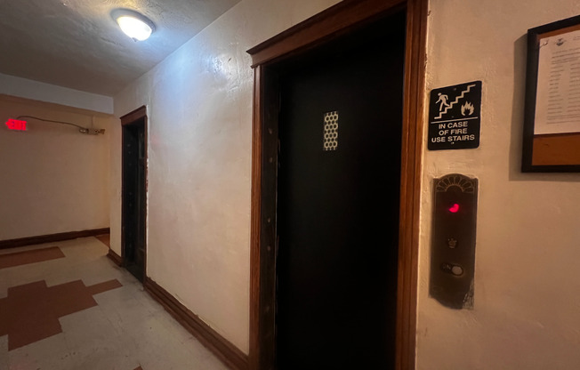 Studio, 1 bath, 400 sqft, $850, Unit 703