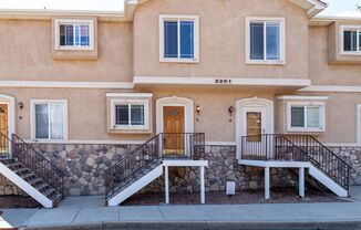 Bright and Airy 2-Bedroom Condo in Charming Old Colorado City