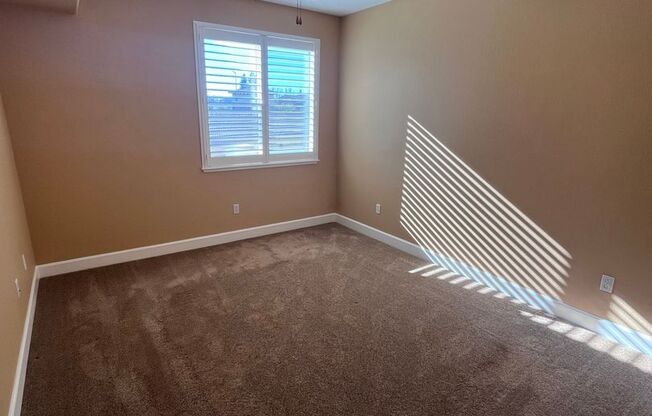 2 beds, 2 baths, $2,095, Unit # 326