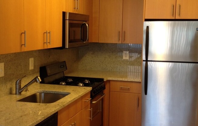 Studio, 1 bath, 440 sqft, $2,400, Unit 0720