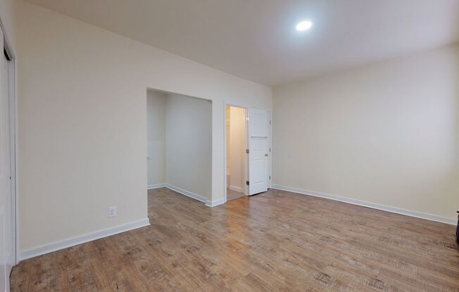 Studio, 1 bath, 305 sqft, $955, Unit 1-D