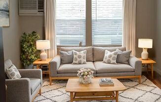 Studio, 1 bath, 450 sqft, $1,800, Unit 14